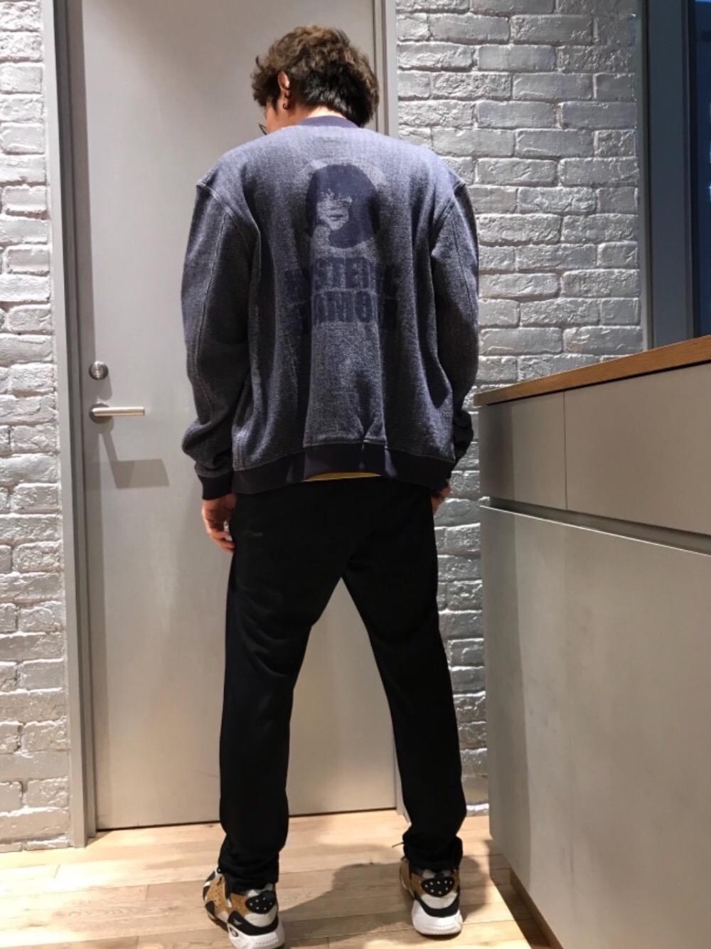 「カジュアル、シンプル、ロック、ストリート、大人カジュアル、Hysteric Glamour、ラフ、ハイテク、90'sスタイル、ローテク」｜「HYSTERIC GLAMOURのRS WOMAN HEAD スウェットパンツ（その他パンツ、ブラック系）」を使った、TEPPEIYAMASAKIさん（メンズ・175cm）の春コーディネートの1枚目の写真