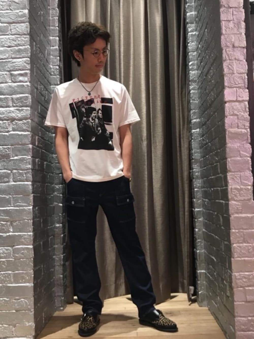 「デニム、カジュアル、シンプル、ロック、Tシャツ、ストリート、大人カジュアル、Hysteric Glamour、90'sスタイル、THE CLASH」｜「HYSTERIC GLAMOURのデニムブッシュパンツ（デニムパンツ、ブルー系）」を使った、TEPPEIYAMASAKIさん（メンズ・175cm）の春コーディネートの1枚目の写真