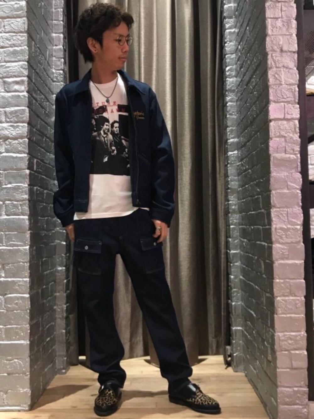 「カジュアル、シンプル、ロック、Tシャツ、ストリート、大人カジュアル、Hysteric Glamour、春コーデ、90'sスタイル、THE CLASH」｜「HYSTERIC GLAMOURのTURN THE MUSIC UP刺繍 デニムZIPブルゾン（デニムジャケット、ブルー系）」を使った、TEPPEIYAMASAKIさん（メンズ・175cm）の春コーディネートの1枚目の写真