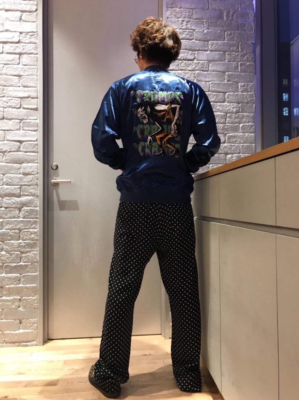 「カジュアル、シンプル、ロック、Tシャツ、ストリート、大人カジュアル、Hysteric Glamour、ラフ、春コーデ、90'sスタイル」｜「HYSTERIC GLAMOURのDOTS総柄 イージーパンツ（その他パンツ、ブラック系）」を使った、TEPPEIYAMASAKIさん（メンズ・175cm）の春コーディネートの1枚目の写真