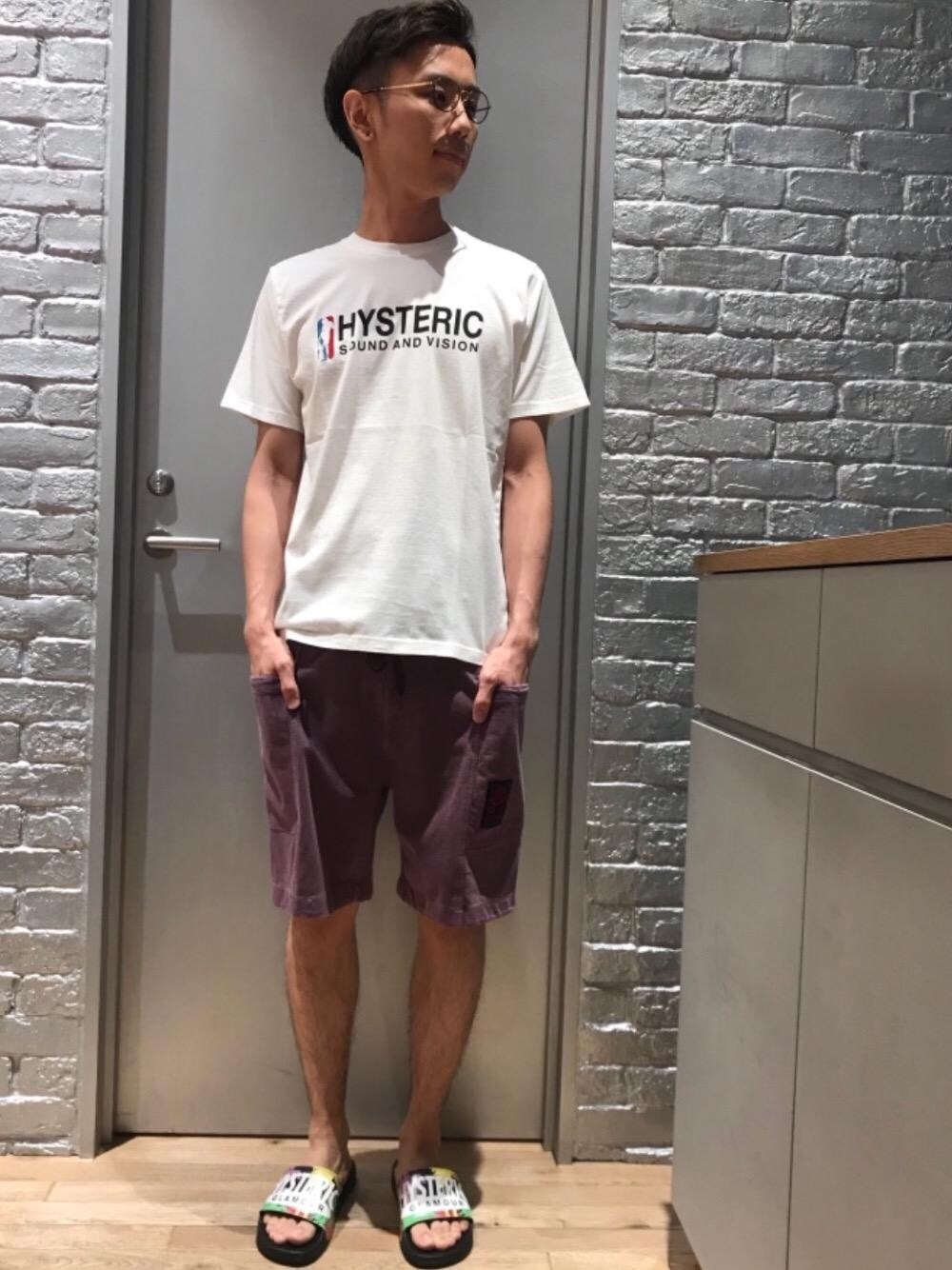 「カジュアル、シンプル、Tシャツ、ストリート、Hysteric Glamour、ラフ、グラフィック、夏コーデ、ヒステリックグラマー、90'sスタイル」｜「HYSTERIC GLAMOURのHYS ATHLETIC pt Tシャツ（Tシャツ/カットソー、ホワイト系）」を使った、TEPPEIYAMASAKIさん（メンズ・175cm）の夏コーディネートの1枚目の写真
