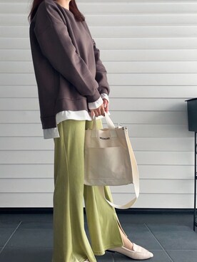 ショルダーバッグを使った キャンバストート の人気ファッションコーディネート Wear