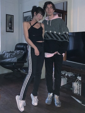 Adrienne Wu (胡明邦)さんのコーディネート