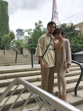 「Yeezy（イージー）のアイテム（スウェット）」を使った、Adrienne Wu (胡明邦)さん（レディース・165cm）の夏コーディネート