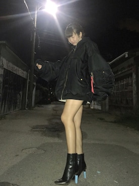 「vetements」｜「アイテム（MA-1）」を使った、Adrienne Wu (胡明邦)さん（レディース・165cm）の秋コーディネート