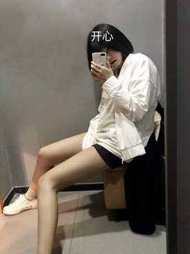 「アイテム（スタジャン、ホワイト系）」を使った、Nekoさん（レディース・167cm）の夏コーディネート