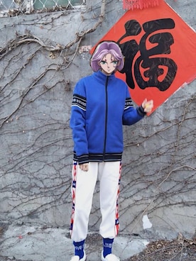 「STUSSY（ステューシー）のアイテム（スタジャン）」を使った、宛在水中吃さん（レディース・168cm）の冬コーディネート