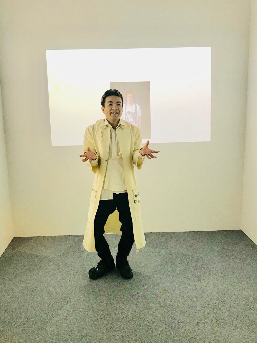 「スニーカー、休日スタイル、ootd」｜「Handmadeのアイテム（ジャケット/アウター、ベージュ系）」を使った、レインボータイムズさん（メンズ・170cm）の冬コーディネートの1枚目の写真