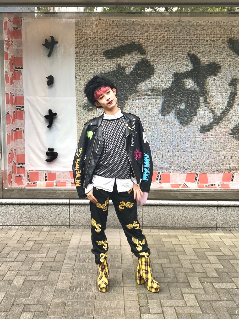 「冬コーデ、黒、カジュアルコーデ、いいね、save、フォローお願いします🤑、ZARA、NIKE、チェック、カラフル、FOREVER 21、JOYRICH」｜「JOYRICHのアイテム（ライダースジャケット、ブラック系）」を使った、レインボータイムズさん（メンズ・170cm）の冬コーディネートの1枚目の写真