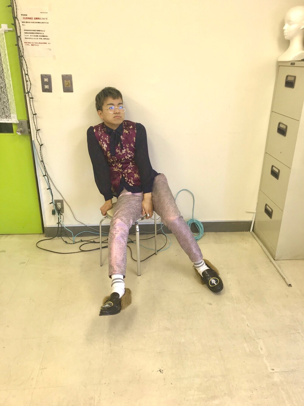 「2018マイベストコーデ、秋冬、いいね、save、フォローお願いします🤑、お洒落さんとつながりたい、大学生、GUCCI、パープル、ガラガラ」｜「no brandのアイテム（メガネ、ベージュ系）」を使った、レインボータイムズさん（メンズ・170cm）の冬コーディネートの1枚目の写真