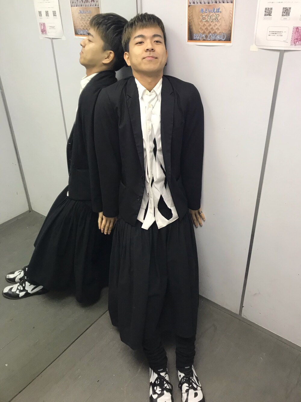 「2018マイベストコーデ、お洒落さんとつながりたい、シンプル、休日スタイル、キレイめ、大人カジュアル、いいね、save、フォローお願いします🤑、ブラック、秋冬、黒」｜「WEGOのアイテム（テーラードジャケット、ブラック系）」を使った、レインボータイムズさん（メンズ・170cm）の冬コーディネートの1枚目の写真