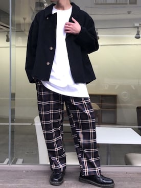 「ショート丈トップス」｜「アイテム（トレンチコート）」を使った、かっしーさん（メンズ・167cm）の冬コーディネート