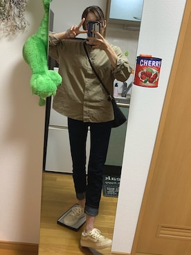 「AMERICAN HOLIC（アメリカンホリック）のアイテム（シャツ/ブラウス、ベージュ系）」を使った、KANさん（レディース・167cm）の秋コーディネート