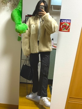 「GU（ジーユー）のアイテム（トップス、ホワイト系）」を使った、KANさん（レディース・167cm）の冬コーディネート