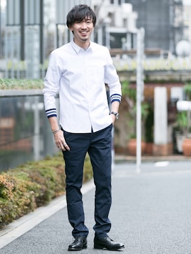 「URBAN RESEARCH ROSSO MEN（アーバンリサーチロッソメン）のアイテム（チノパンツ）」を使った、Juniyaさん（メンズ・184cm）の春コーディネート