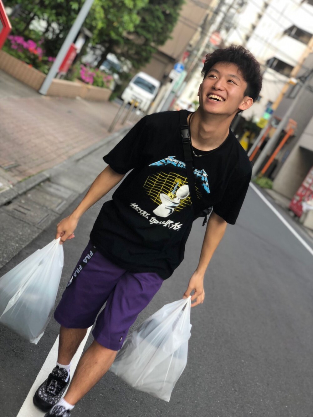 「シンプル、夏コーデ、Dickies、古着、古着女子、古着男子、古着好きな人と繋がりたい、おしゃれさんと繋がりたい」｜「METALLICAのアイテム（Tシャツ/カットソー、ブラック系）」を使った、onechandog[相互フォロー]さん（メンズ・170cm）の春コーディネートの1枚目の写真