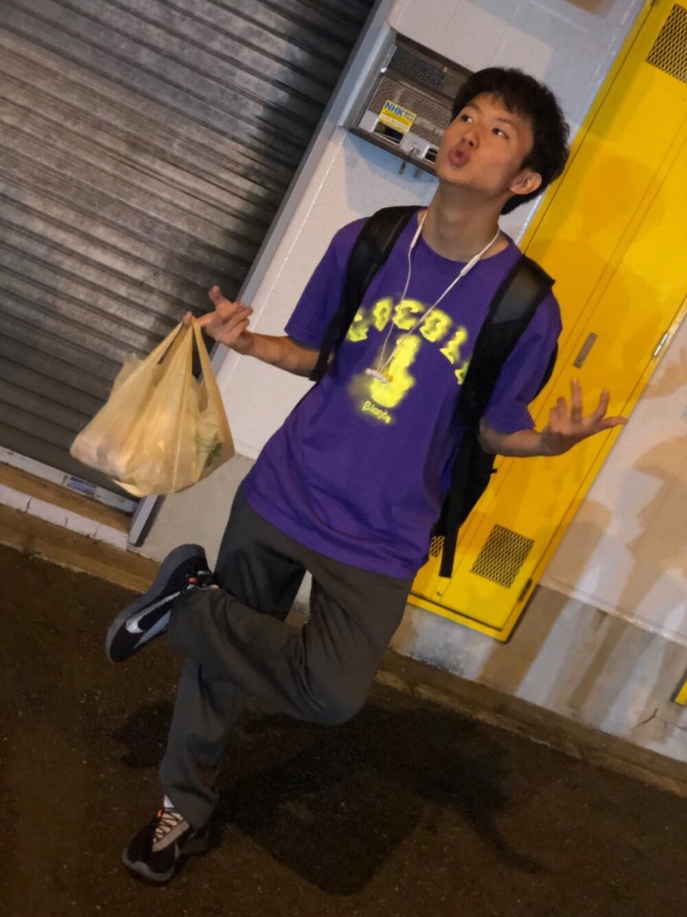 「古着、古着MIX、古着コーデ、古着女子、古着男子、古着好きな人と繋がりたい、いいね、save、フォローお願いします🤑、相互フォロー、シンプル、今日のコーデ」｜「CocoloBlandのアイテム（Tシャツ/カットソー、パープル系）」を使った、onechandog[相互フォロー]さん（メンズ・170cm）の夏コーディネートの1枚目の写真