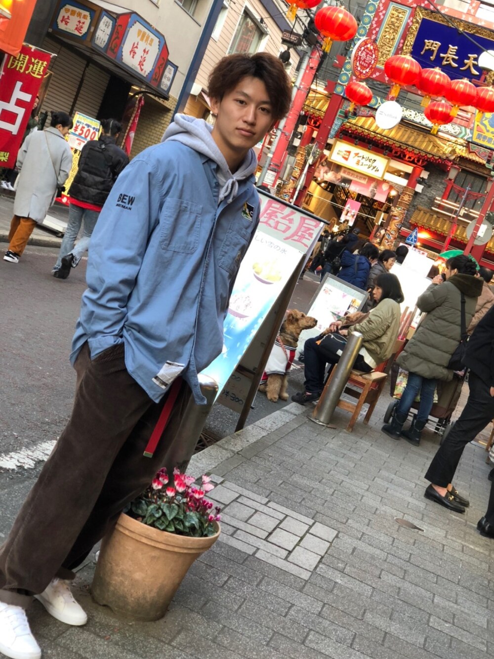 「antihero、carhartt、PUMA、古着、古着MIX、ブラウン、コーデュロイ、中華街」｜「ANTI HEROのアイテム（パーカー、グレー系）」を使った、onechandog[相互フォロー]さん（メンズ・170cm）の冬コーディネートの1枚目の写真