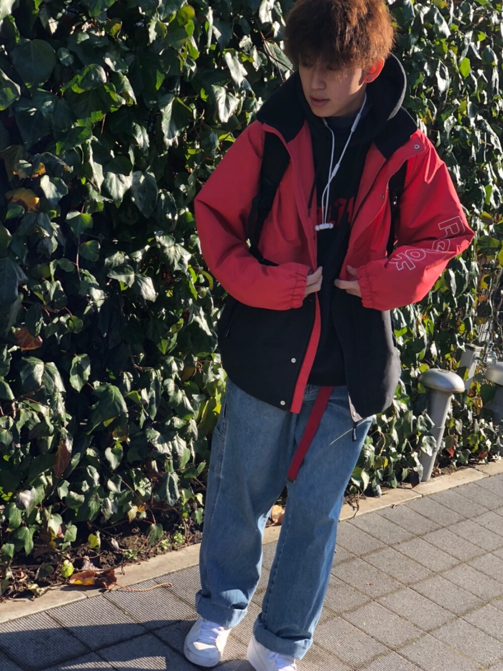 「古着、palace、palaceskateboards、PUMA、古着好きな人と繋がりたい、古着MIX、冬アウター着回しチャレンジ、休日スタイル、おしゃれさんと繋がりたい、いいね、save、フォローお願いします🤑」｜「古着のアイテム（ニット/セーター、ブルー系）」を使った、onechandog[相互フォロー]さん（メンズ・170cm）の冬コーディネートの1枚目の写真