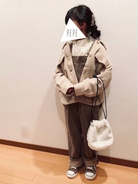 「ケーブルニット」｜「アイテム（サロペット/オーバーオール）」を使った、pepeさん（キッズ・110cm）の冬コーディネート