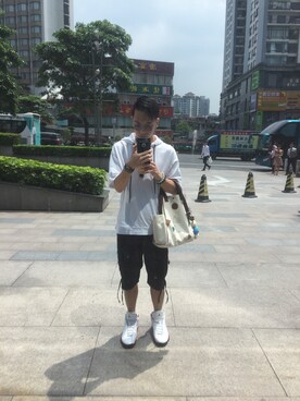 「TRE（-）のアイテム」を使った、Kingsley-Leughさん（メンズ・175cm）の夏コーディネート