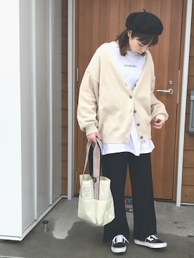 「リブニットパンツ」｜「アイテム（ハンチング/ベレー帽）」を使った、minakoさん（レディース・160cm）の春コーディネート