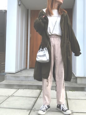 「シルバー」｜「アイテム（ミリタリージャケット）」を使った、minakoさん（レディース・160cm）の秋コーディネート
