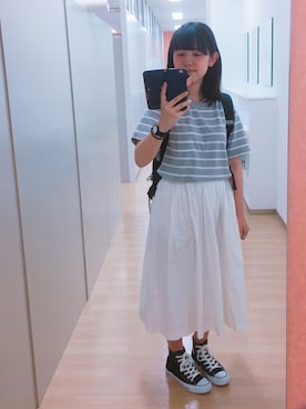 「GU（ジーユー）のアイテム（Tシャツ/カットソー、グレー系）」を使った、るーさん（レディース）の春コーディネート