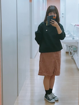 「Champion（チャンピオン）のWEGO/Champion裏毛クルーネックスウェット（スウェット、ブラック系）」を使った、るーさん（レディース）の秋コーディネート