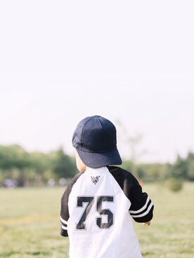 「H&M（エイチ・アンド・エム）のアイテム（キャップ、ブルー系）」を使った、五月出生的小孩爱五月さん（キッズ）の夏コーディネート