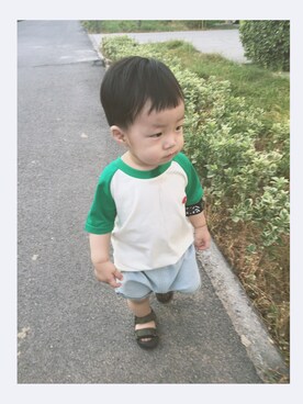 「舍予良仓のアイテム（Tシャツ/カットソー、その他）」を使った、五月出生的小孩爱五月さん（キッズ）の夏コーディネート