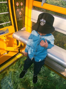 「ZARA KIDSのアイテム（シャツ/ブラウス、ブルー系）」を使った、五月出生的小孩爱五月さん（キッズ）の春コーディネート