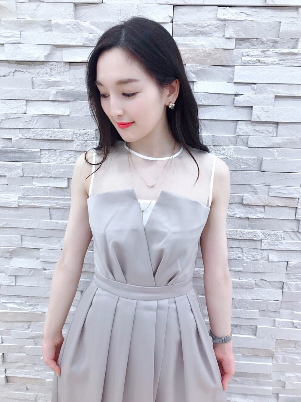 「オトナ女子、ラボラトリーワーク(laboratory work)、結婚式、結婚式二次会スタイル、結婚式 ワンピース、二次会、ビスチェ、ワンピース、キレイめ、ベージュ」｜「laboratory workのビスチェ風セミロングワンピース【WEB限定カラーあり】（ドレス、ベージュ系）」を使った、mio🍒さん（レディース・160cm）の春コーディネートの1枚目の写真