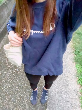 「EMODA（エモダ）のアイテム（スウェット、ブルー系）」を使った、こめのしんさん（レディース・177cm）の秋コーディネート