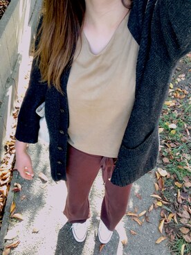 「GU（ジーユー）のアイテム（トップス、ベージュ系）」を使った、こめのしんさん（レディース・177cm）の秋コーディネート