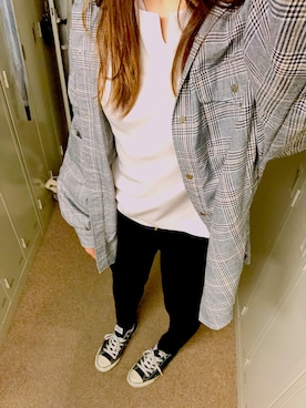 「EMODA（エモダ）のボーイズフランネルシャツ（シャツ/ブラウス、グレー系）」を使った、こめのしんさん（レディース・177cm）の秋コーディネート