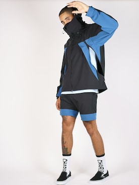 「アイテム（マウンテンパーカー、ブルー系）」を使った、CHARI&COJAPANさん（メンズ・178cm）の冬コーディネート