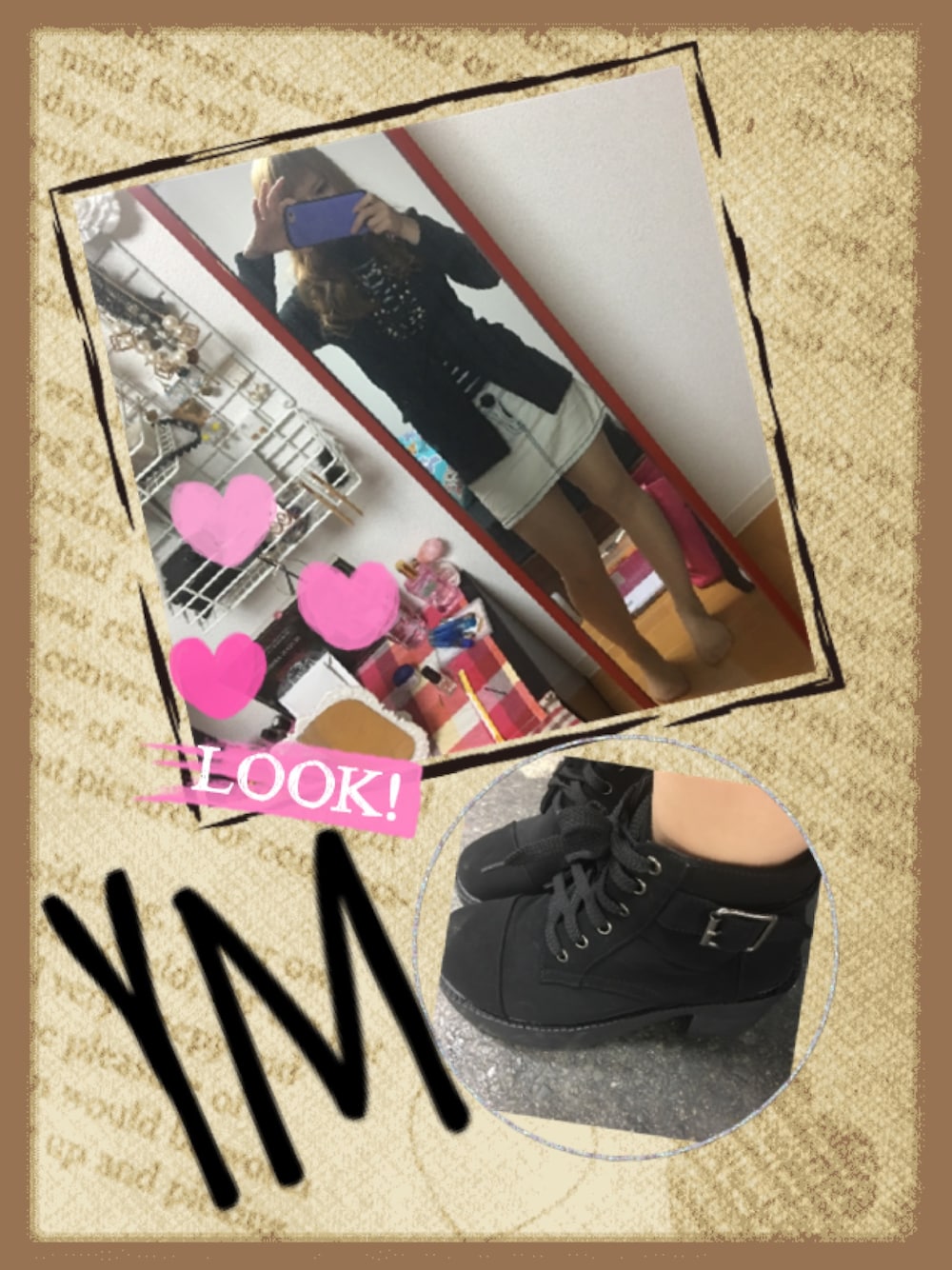 ブラック系のテーラードジャケット、ホワイト系のデニムスカート、ブラック系のブーツを着用したレディースの夏コーディネートの1枚目の写真