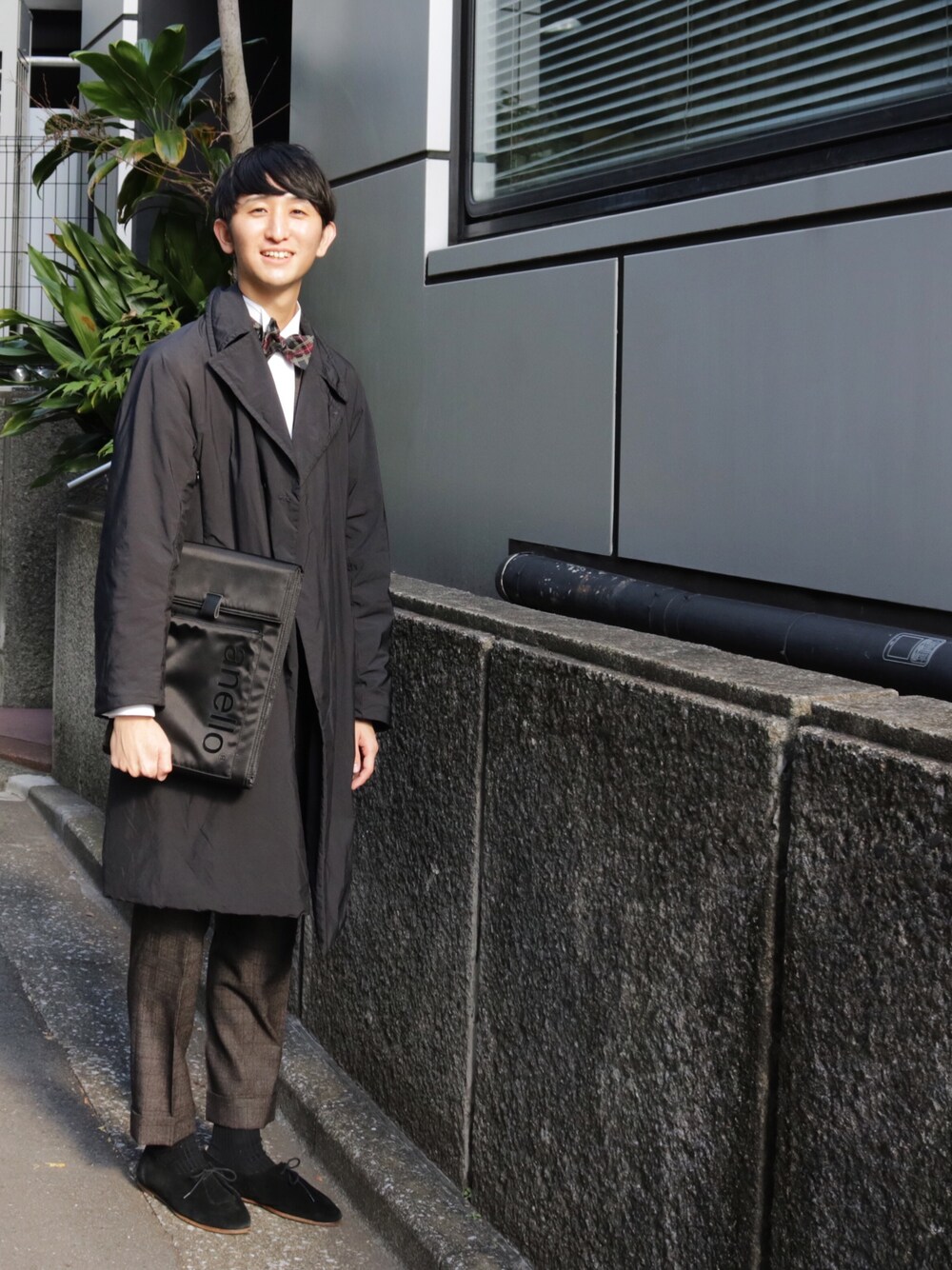 「秋冬コーデ、スラックス、Anello、アネロ、チェックパンツ、スーツスタイル、革靴」｜「TEATORAのアイテム（その他アウター、ブラック系）」を使った、tune-is-a-penさん（メンズ・175cm）の冬コーディネートの1枚目の写真