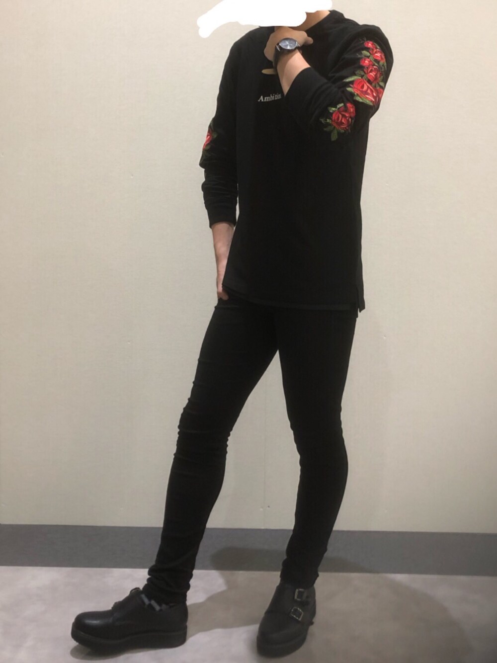 「お洒落さんとつながりたい、いいね、save、フォローお願いします🤑」｜「UNIQLOのアイテム（その他パンツ、ブラック系）」を使った、たくさん（メンズ・178cm）の秋コーディネートの1枚目の写真
