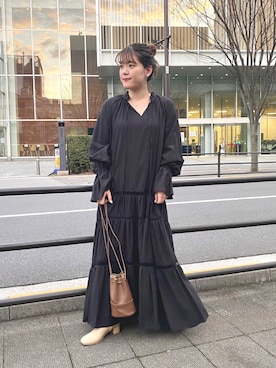 「SHENERY（シーナリー）のティアードマキシドレス（One piece dress、ブラック系）」を使った、KITAHARAさん（レディース・152cm）の冬コーディネート
