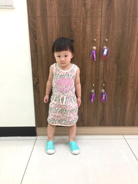 「roots（ルーツ）のアイテム（ワンピース/ドレス）」を使った、黃小樂さん（キッズ・80cm）の夏コーディネート