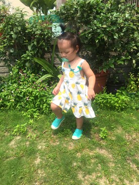 「no brand（ノーブランド）のアイテム（ジャンパースカート）」を使った、黃小樂さん（キッズ・80cm）の夏コーディネート