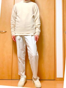 「UNIQLO（ユニクロ）のアイテム（ニット/セーター、ホワイト系）」を使った、@kaoruさん（メンズ・177cm）の冬コーディネート
