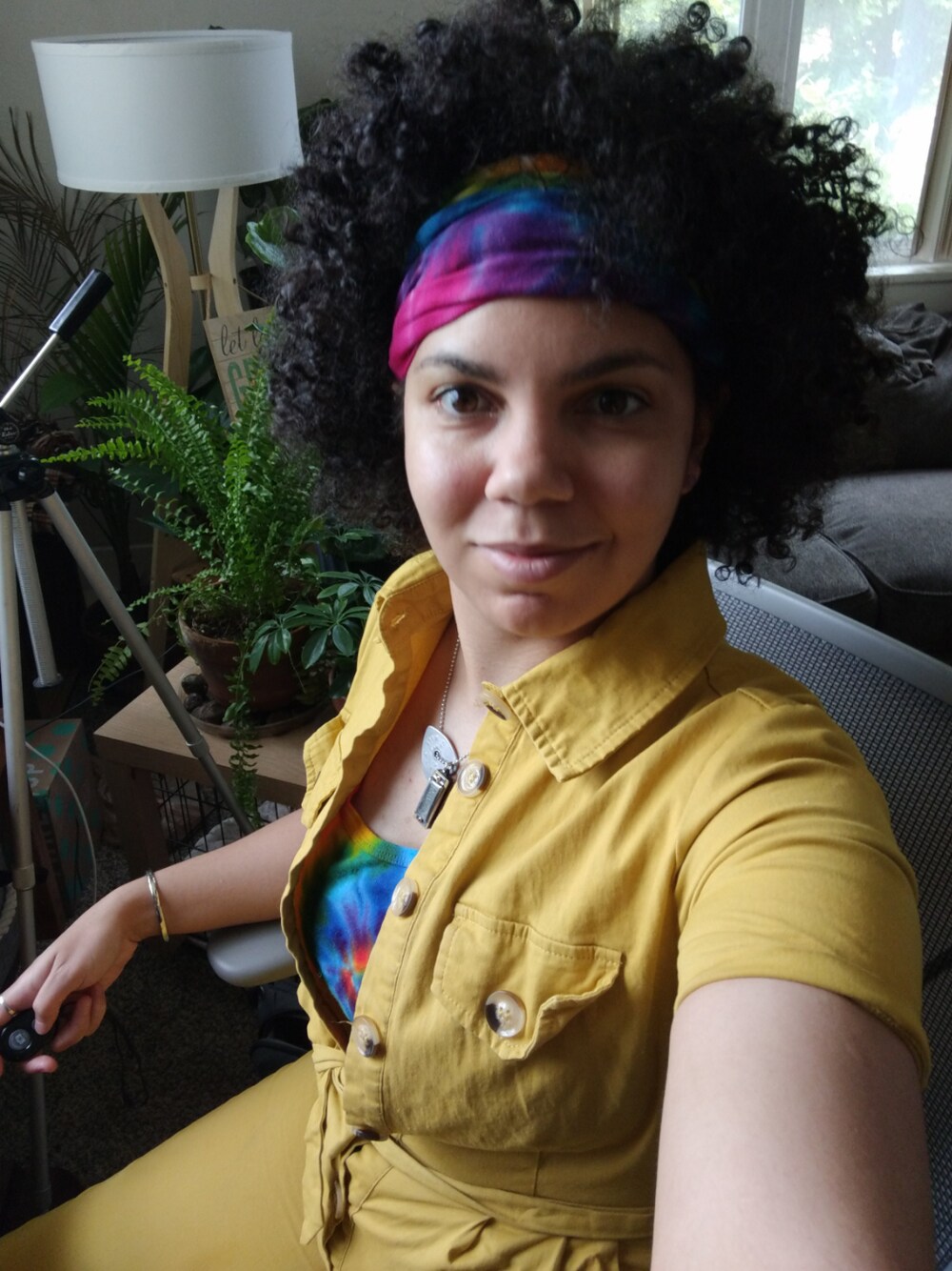 「tie dye、jumpsuit、70's」｜「Missguidedのアイテム（つなぎ/オールインワン、イエロー系）」を使った、jandrixさん（レディース・162cm）の春コーディネートの1枚目の写真