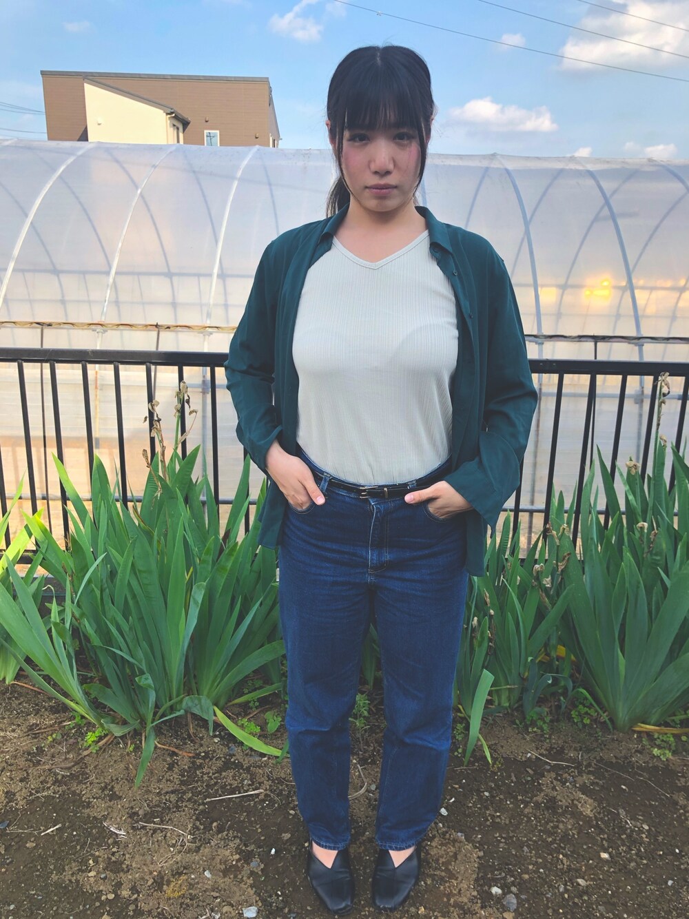 「カジュアルコーデ、シンプルコーデ、ワイドパンツ、プチプラコーデ」｜「GUのアイテム（Tシャツ/カットソー、ベージュ系）」を使った、さつきさん（レディース・167cm）の夏コーディネートの1枚目の写真