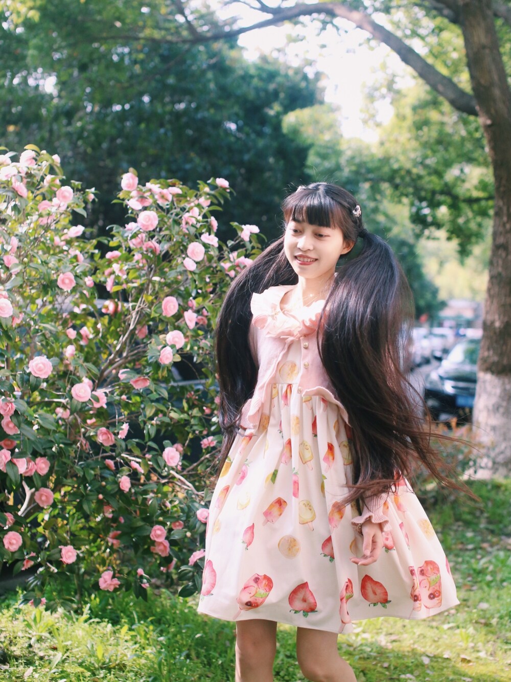「Summer fairyのアイテム（チュニック、ベージュ系）」を使った、莨十月さん（レディース・163cm）の春コーディネートの1枚目の写真