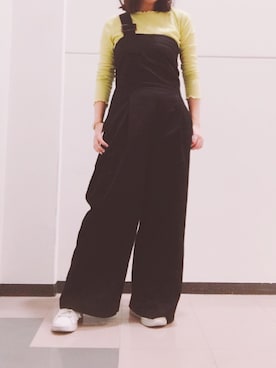 「earth music&ecology（アースミュージックアンドエコロジー）のアイテム（サロペット/オーバーオール、ブラック系）」を使った、kabuさん（レディース・156cm）の春コーディネート