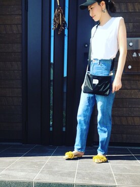 「green label relaxing（グリーンレーベルリラクシング）のKFC フラワーモチーフサンダル（サンダル、イエロー系）」を使った、chiiikaさん（レディース・156cm）の夏コーディネート