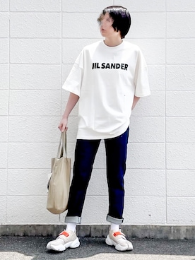 「UNIQLO（ユニクロ）のハイライズストレートジーンズ(丈標準72cm）（デニムパンツ）」を使った、reiさん（レディース・164cm）の春コーディネート